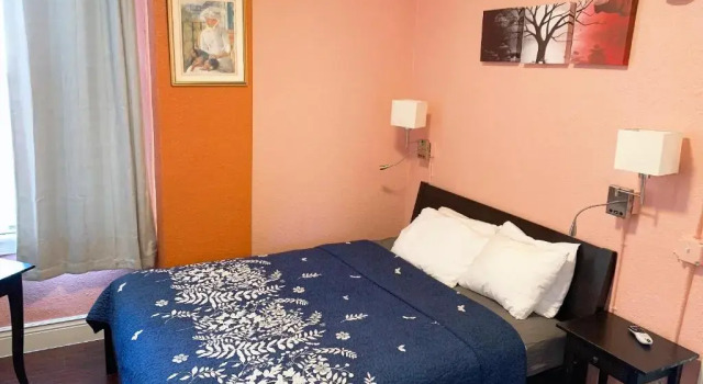 Двухместный номер Deluxe Orange Village Hostel