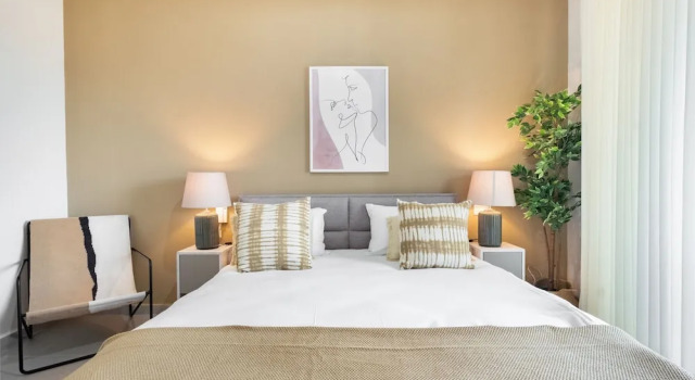 Modern Haven in South TLV by Sea N' Rent, Забронировать Апартаменты/квартира Тель-Авив Тель-Авивский округ, рядом с Independence Hall Museum
