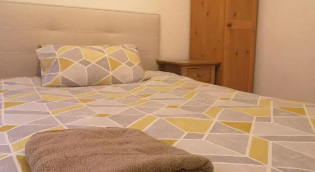 BrumStay UK - 5 Bed TownHouse with Garden and Parking for upto 3 small cars, Забронировать Отель Отели Бирмингема с парковкой, рядом с Grosvenor G Casino, Парковка