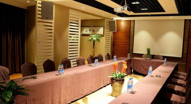 Kunming Xinshichao Hotel (Luo Tsuen Wan New Asia Sports City Branch), Rezerwuj Hotel Hotele w Kunming z parkingiem, Parking