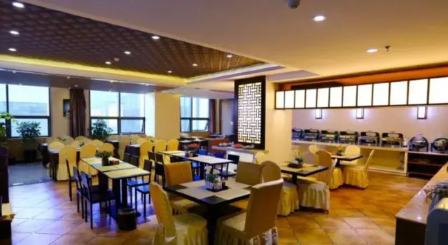 Jinghao Hotel, Rezerwuj Hotel Hotele w Kunming z parkingiem, Parking