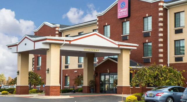 Номер Standard Comfort Suites Grand Rapids South