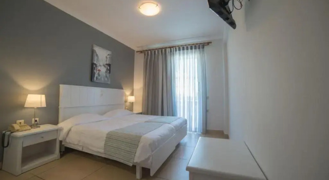 Hotel Athina, Забронировать Отель Айос-Стефанос 