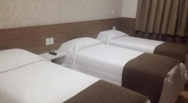 Трёхместные апартаменты Standard Holiday & Business Hotel - Em frente ao Centro de Eventos e Arena Conda