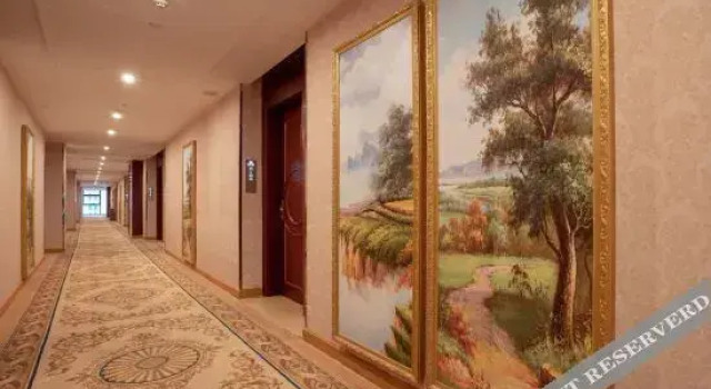 Vienna Hotel (Zunyi Xinpu Riyuexingcheng Branch), Varaa Hotelli Zunyi Guizhou