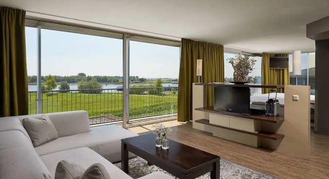 Полулюкс Van der Valk Hotel ARA