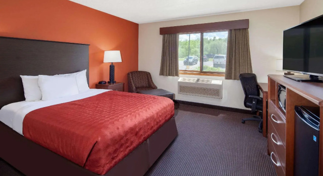 Двухместный номер Standard AmericInn by Wyndham Ashland