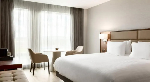 Двухместный номер Standard AC Hotel by Marriott Belfast