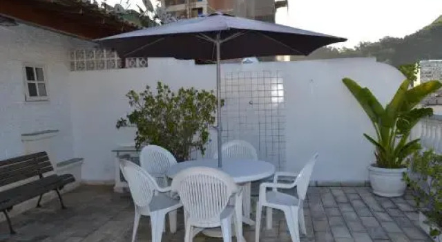 Roxy Apartments