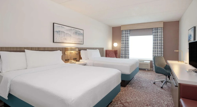 Четырёхместный номер Standard с видом на горы Hilton Garden Inn Clarksburg