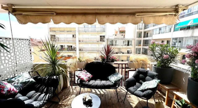 Апартаменты Bnb Renting 1 bb apt of 40m with superb terrace of 13m air conditioning