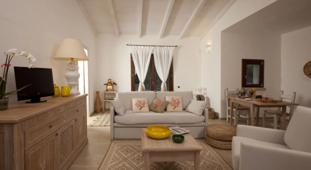Punta Falcone Resort, Забронировать Курортный отель Отели Санта-Тереза-Галлура с бассейном, Бассейн