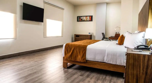 Люкс Comfort Inn Irapuato