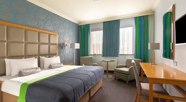 Номер Classic Stratford Manor Hotel