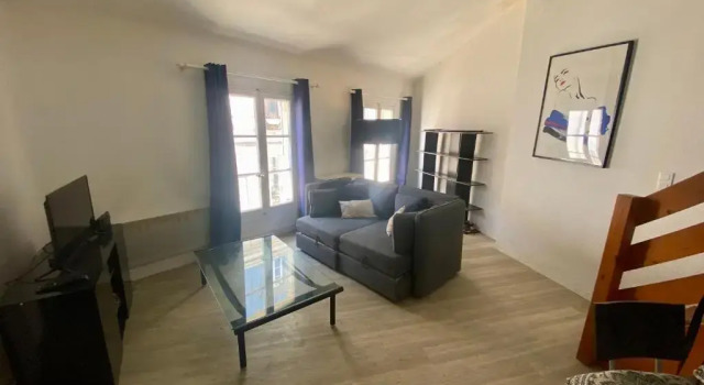 Le Cocon d'Avignon - T2 Duplex 40m2 - Centre historique PARKING WIFI - Intra muros, Забронировать Апартаменты/квартира Отели Авиньона с парковкой, рядом с Филипп Ле Бел Тауэр, Парковка