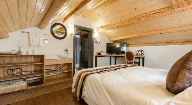 Двухместный номер Standard Мансарда Hangzhou Timesong Hostel (West Lake Zhejiang University Yuquan)