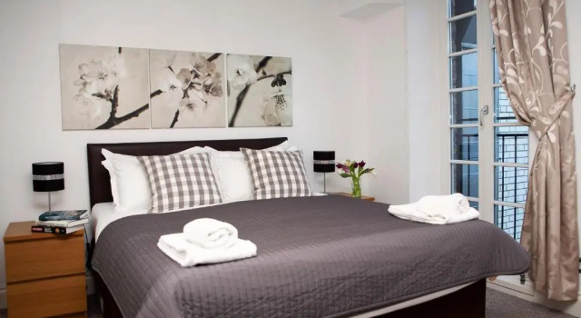 Apt 3, Trafalgar Sq (Duplex, 3rd & 4th flr)