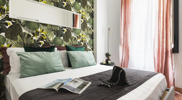 Apartment With one Bedroom in Roma, With Wonderful City View and Wifi, Забронировать Апартаменты/квартира Рионе Монти Рим, рядом с Посольство США в Риме