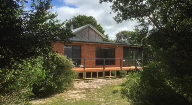 Коттедж с 3 комнатами Sandpiper Ocean Cottages