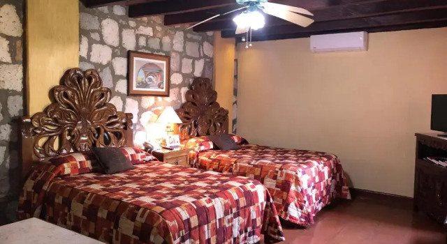 Четырёхместный номер Deluxe Villa San Jose Hotel & Suites