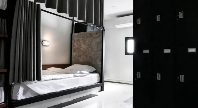 Hive Hostel - Adults Only