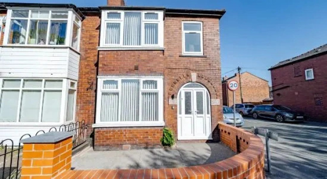 4BR 3BA Wigan Home | Long Stays Welcome, Забронировать Отель Отели и гостиницы Уиган, Отель