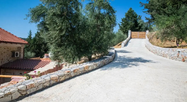 Вилла Vrisali Traditional Stone Villa