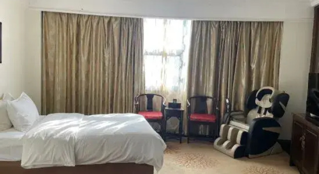Семейный люкс Jindu Crown Hotel