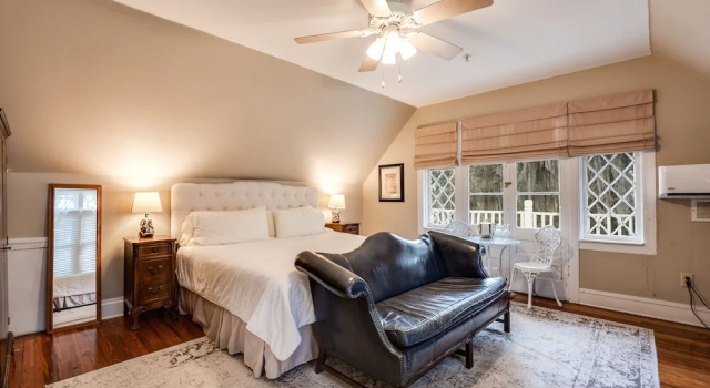 Номер Premium Riverdale Inn