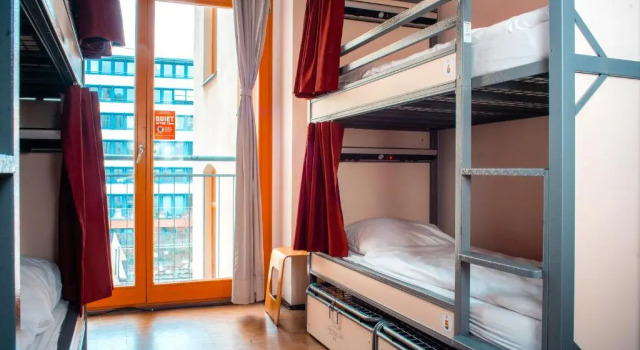 Кровать в общем номере St Christophers Inn Berlin - Mitte