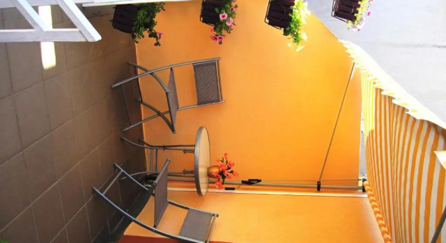 Студия с балконом и с видом на сад Friendly Peoples Guest House