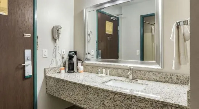 Suite Quality Inn
