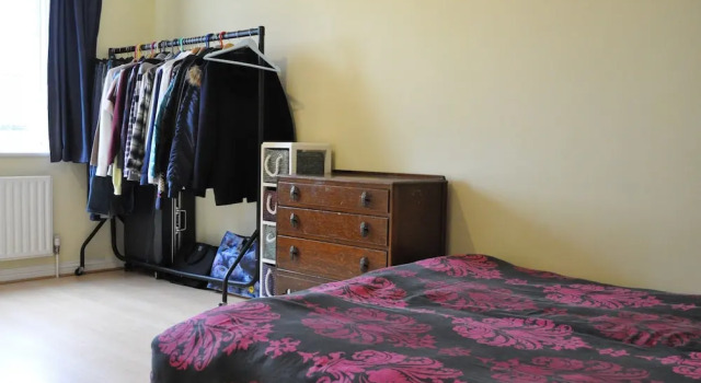 Lovely Spacious 1 Bedroom Flat in East London, Забронировать Отель Отели Англии 3 звезды, 3*