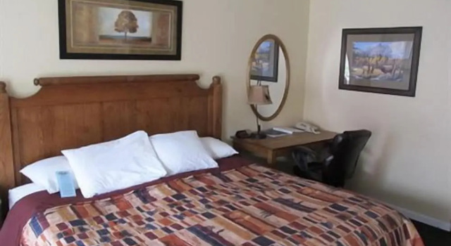 Jonathan Creek Inn and Villas