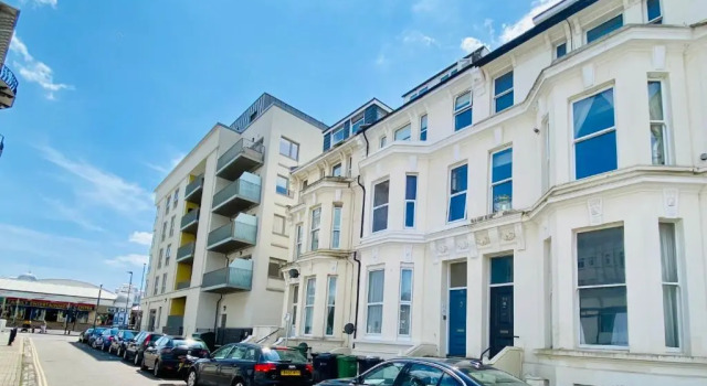 Ann Apartments opposite the Pier with sea view, Varaa Huoneisto Asunnot kohteessa Merseyside, Huoneisto