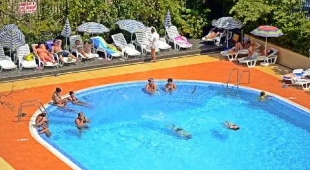 Hotel Arsenal, Забронировать Отель Отели области Бургас с бассейном, Бассейн