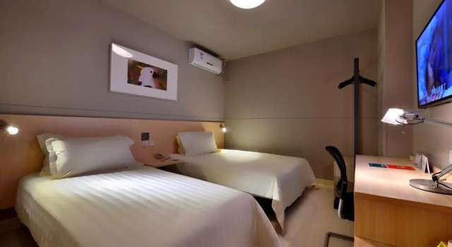 Двухместный номер Standard Jinjiang Inn Chengdu Dianzi Road