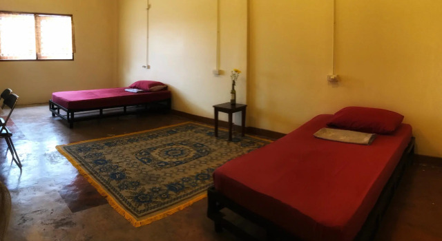 Кровать в общем номере Oldie and Sleepy Hostel