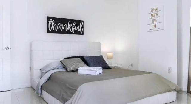 3 BR Apartment Brickell Following Cleaning Guidelines, Rezerwuj Apartament Hotele w Miami Beach z parkingiem, Parking