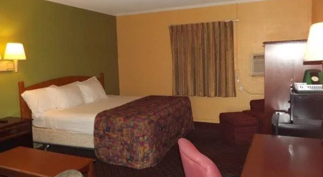 Deluxe Inn, Varaa Hotelli Kenly Pohjois-Carolina