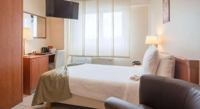 Одноместный номер Standard Best Western Plus Grand Hotel Victor Hugo