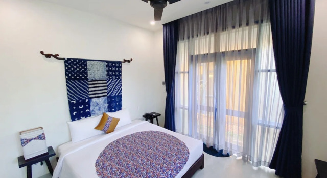 Двухместный семейный номер Standard с балконом и с видом на бассейн Sunkised Paddy Hoi An Villa