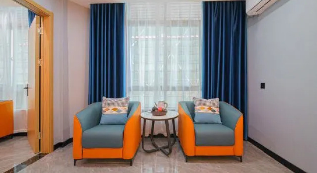 Люкс Deluxe Yunkai Holiday Hotel (PuNing Fashion Clothing Wholesale Market & WanTaiHui Shopping Mall)