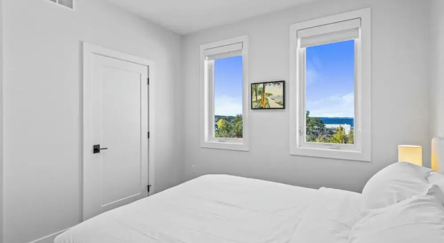 The Loop Downtown By Kasa, Забронировать Апарт-отель Траверс-Сити штат Мичиган, рядом с Туристический центр Траверс-Сити
