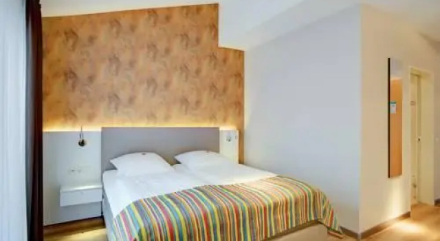 Elisabeth Hotel garni, Забронировать Отель Детмольд Teutoburg Forest, рядом с Aqualip