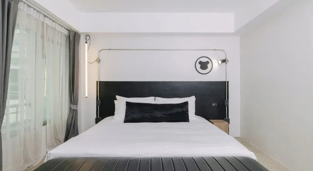 Двухместный номер Deluxe с балконом The Core Gallery Hotel