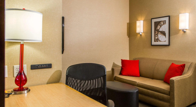 Двухместный люкс Cambria Hotel Raleigh-Durham Airport