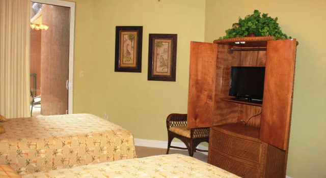 Mediterranea 210D - 2 Br home by RedAwning, Varaa Hotelli Hotellit Emerald Coast uima-altaalla, Uima-allas
