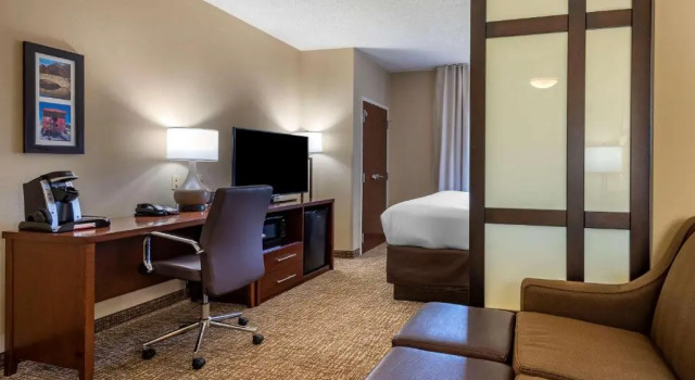 Люкс Comfort Suites Huntersville near Lake Norman