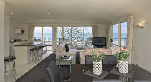 Номер Standard Пентхаус с 2 комнатами с видом на океан Pavilion Beachfront Apartments